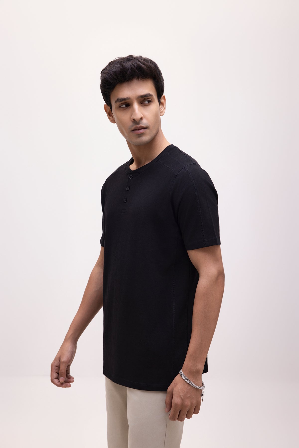 The Daily Stretch Henley - Black